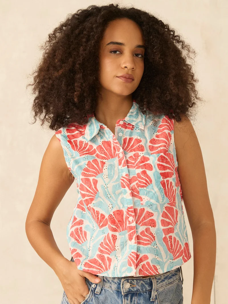 OUTZIDR Multi Sleeveless Cropped Schiffli Shirt