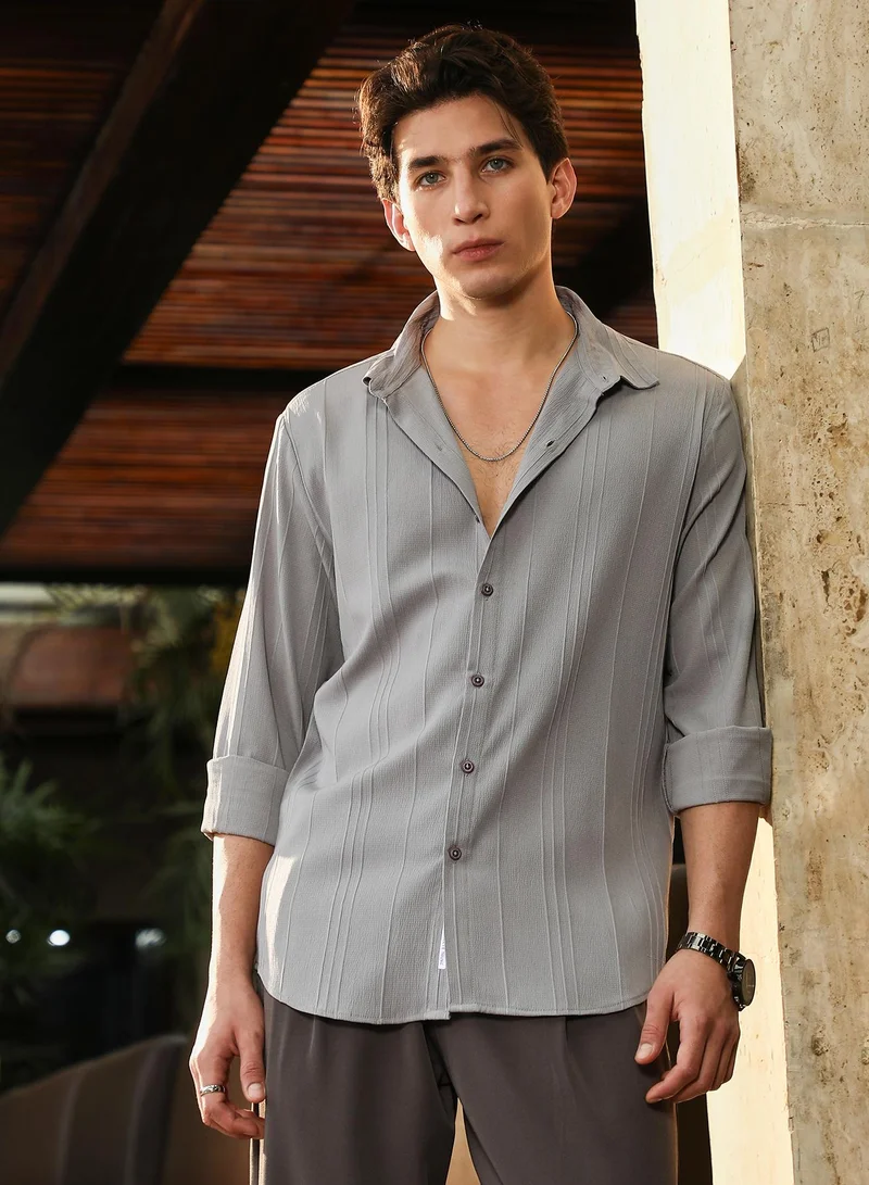 كامبوس سوترا Campus Sutra Men's Coin Grey Unbalanced-Sugarcane Textured Shirt | Spread Collar , Long  Cuffed Sleeves , Button Closure | Solid Sugarcane | Polyester Blend Shirt For Casual Wear