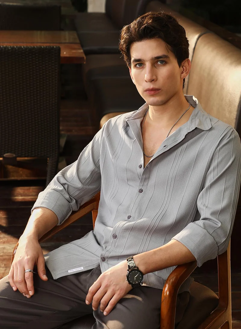 كامبوس سوترا Campus Sutra Men's Coin Grey Unbalanced-Sugarcane Textured Shirt | Spread Collar , Long  Cuffed Sleeves , Button Closure | Solid Sugarcane | Polyester Blend Shirt For Casual Wear