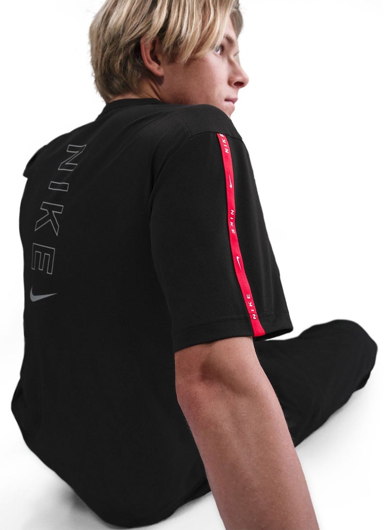 Nike Nsw Club Standard Dri-Fit T-Shirt - Image 4