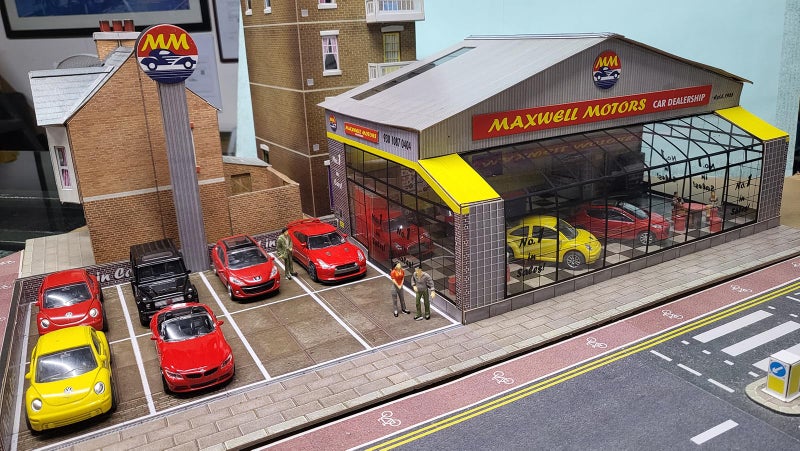 The CityBuilder CAR Showroom Model Making Kit 1:43 Scale O Gauge - Image 5