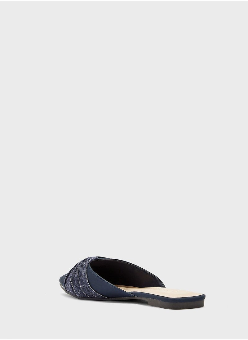 Vincci - Pointed Toe Pumps - Image 1