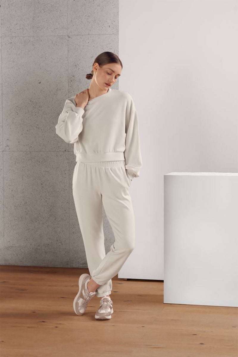 Tchibo سويت شيرت نسائي بأكمام طويلة وياقة دائرية، بيج فاتح - Image 1