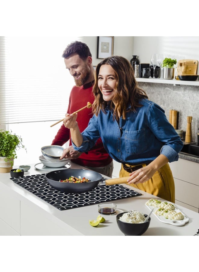 حصيرة حماية من السيليكون لموقد الحث مقاس ‎25×35 سم‎، واقي غير قابل للانزلاق مقاوم للخدوش والزيوت، حصيرة مطبخ متعددة الاستخدامات لحماية سطح الطهي من التلف وتنظيف سهل للأسطح - Image 4