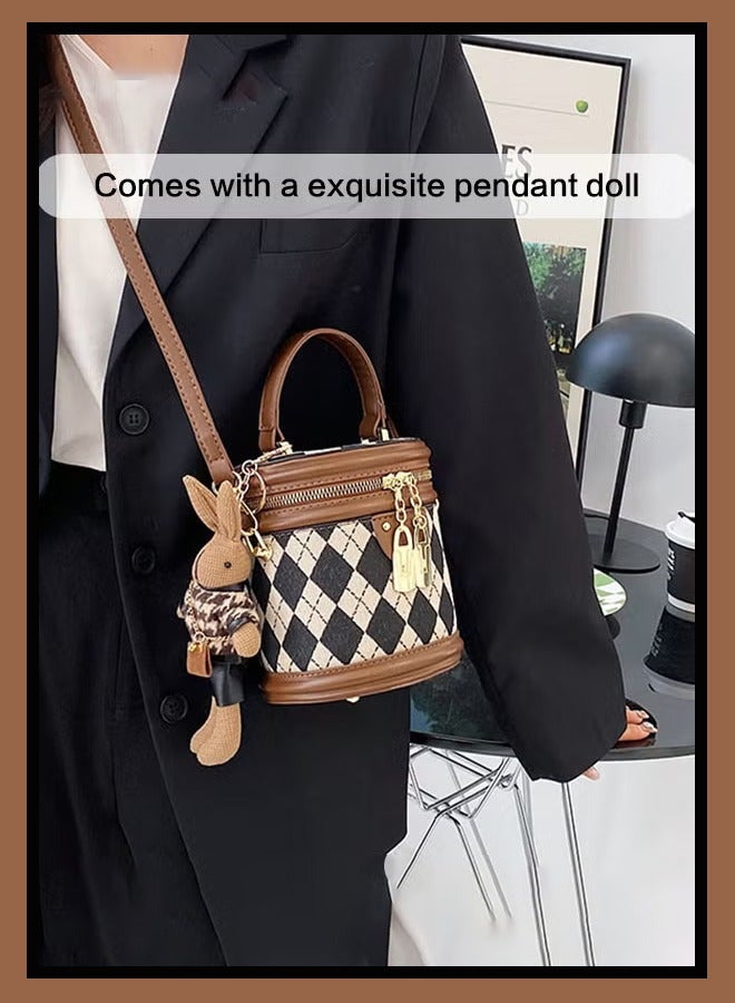 Textured Diamond Checkered Portable Bucket Bag for Women Fashion Design Crossbody Bag with Cute Rabbit Pendant Exquisite Hardware Accessories Adjustable Shoulder Strap Shoulder Bag