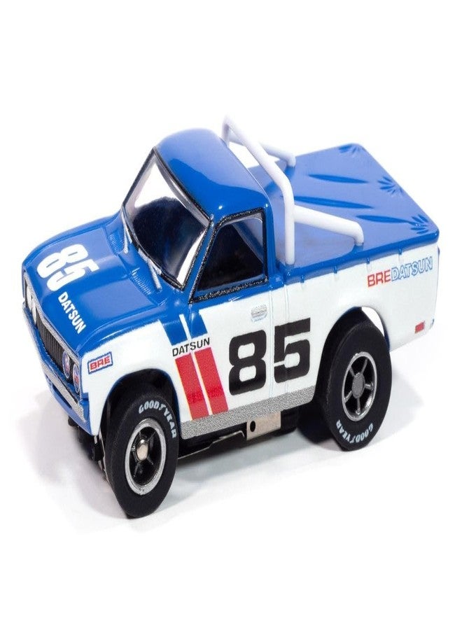 AW AUTO WORLD سيارة سباق مصغرة بمقياس HO من طراز SC420-4 Auto World Xtraction 1972 BRE Datsun 620 Pickup - Image 1