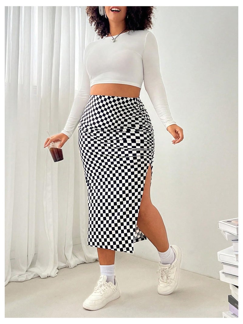 WDIRARA Women's Plus Size Checkered Ruched Midi Skirt High Waist Split Thigh Pencil Skirts Black and White XX-Large Plus - Image 5