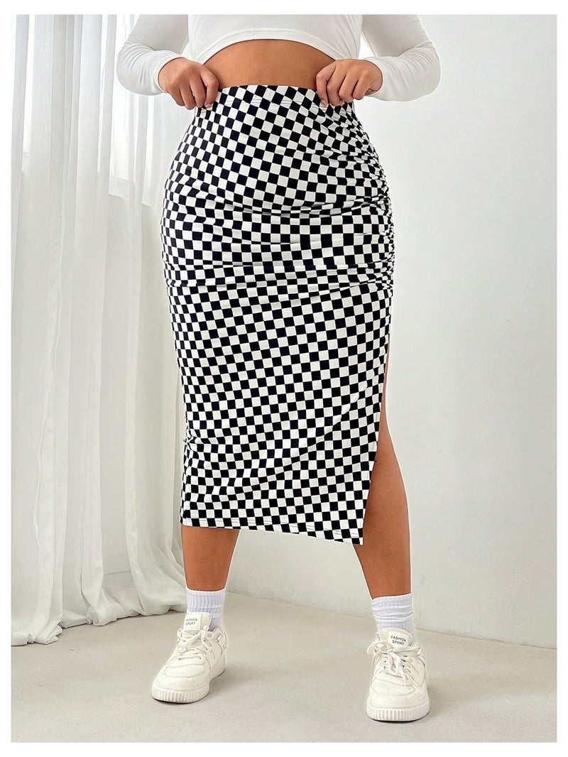 WDIRARA Women's Plus Size Checkered Ruched Midi Skirt High Waist Split Thigh Pencil Skirts Black and White XX-Large Plus - Image 4