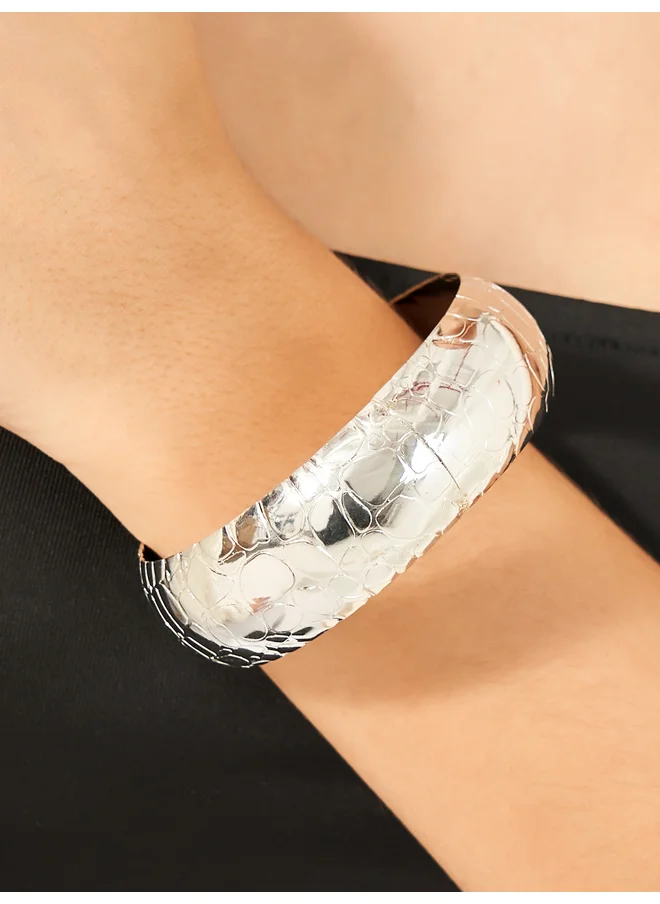 Styli Styli Metallic Chunky Bangle