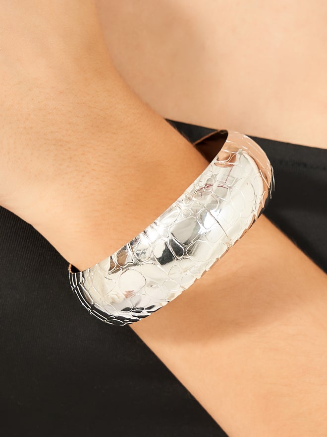 Styli Styli Metallic Chunky Bangle  - Image 1