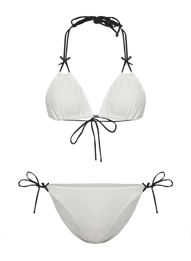 trendyol Ecru Triangle Contrast Color Bow Detail Regular Pretty Bikini Set  - Image 5