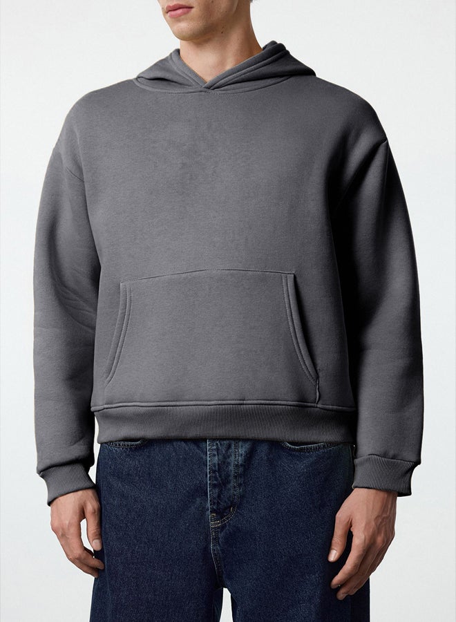 trendyol Anthracite Oversize/Wide Cut Back Embroidered Detailed Hooded Sweatshirt - Image 4