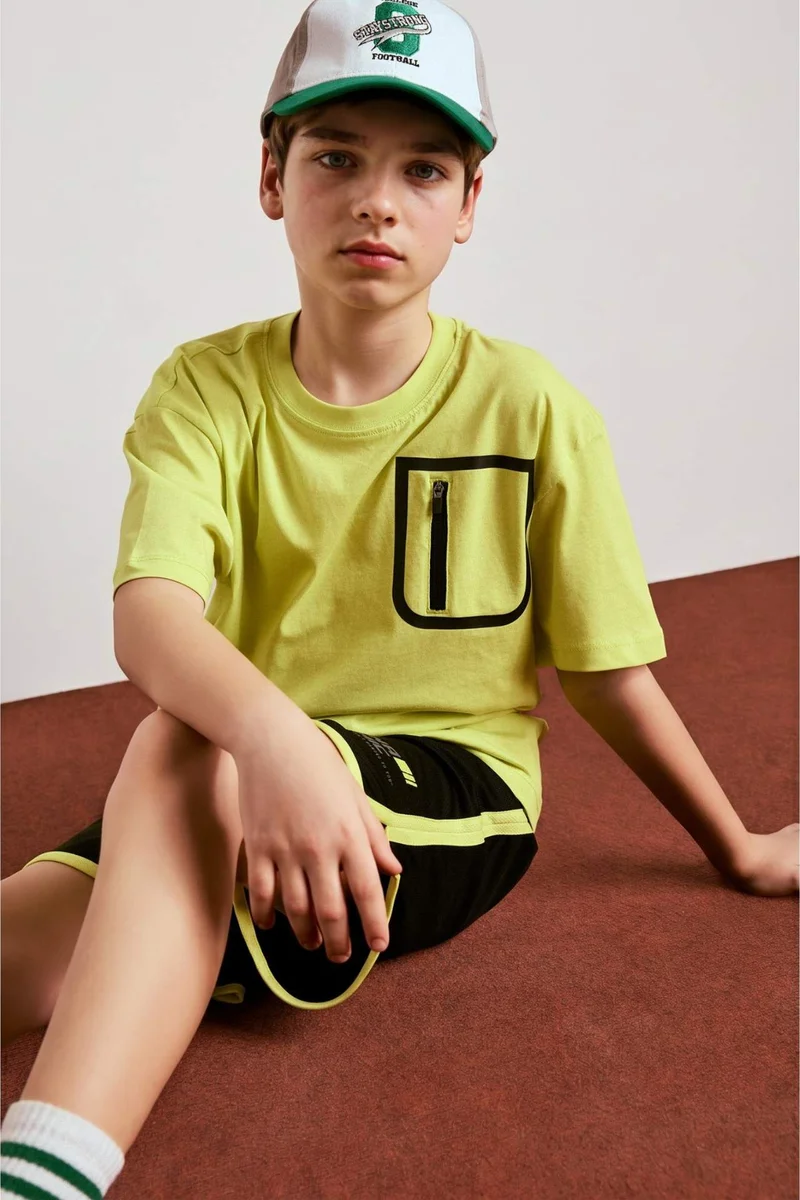 ديفاكتو Boy Oversize Fit Short Sleeve T-Shirt
