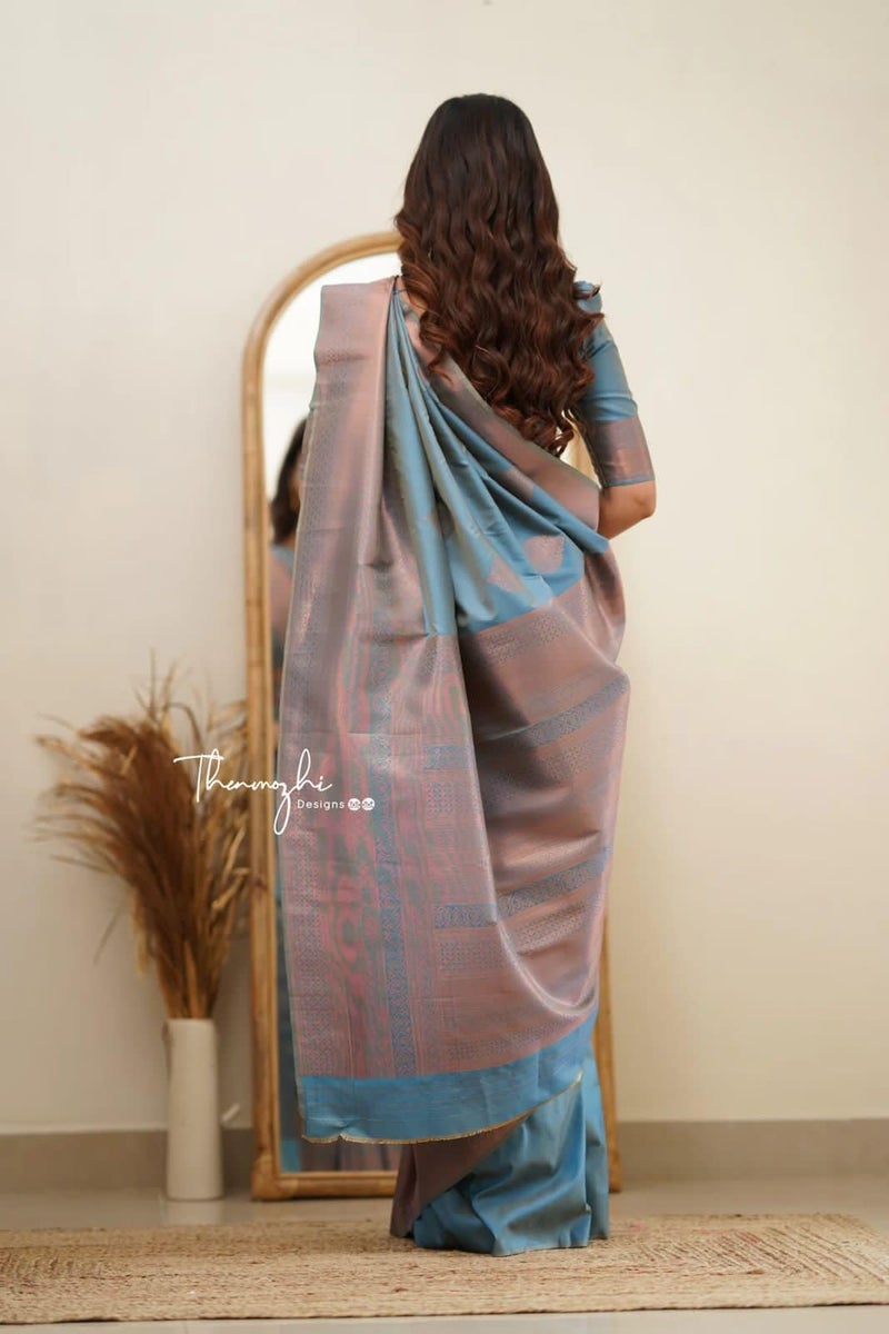 Vivatra Women Banarasi Soft Silk Saree | Jacquard Weaving with Rich Pallu & Border | Includ Matching Utitched Blouse Piece (VT-KP-6015-Royalblue) - Image 4