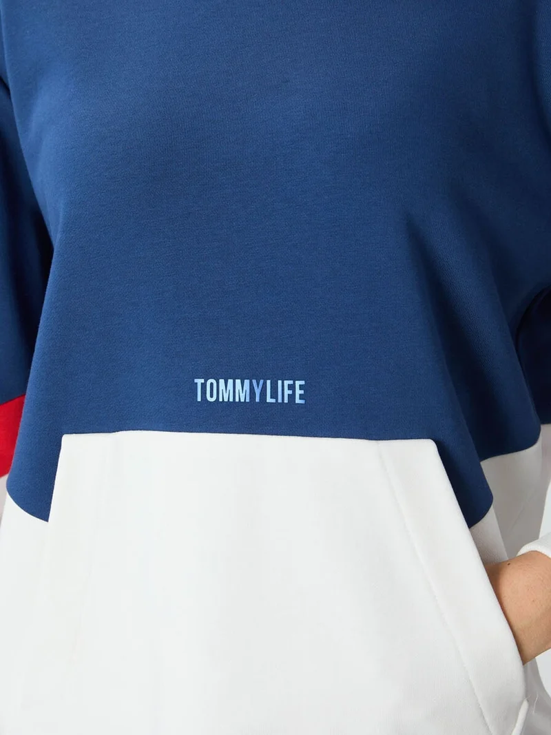 TOMMYLIFE TOMMY Oversized Color-Blocked Crew Neck Sweatshirt