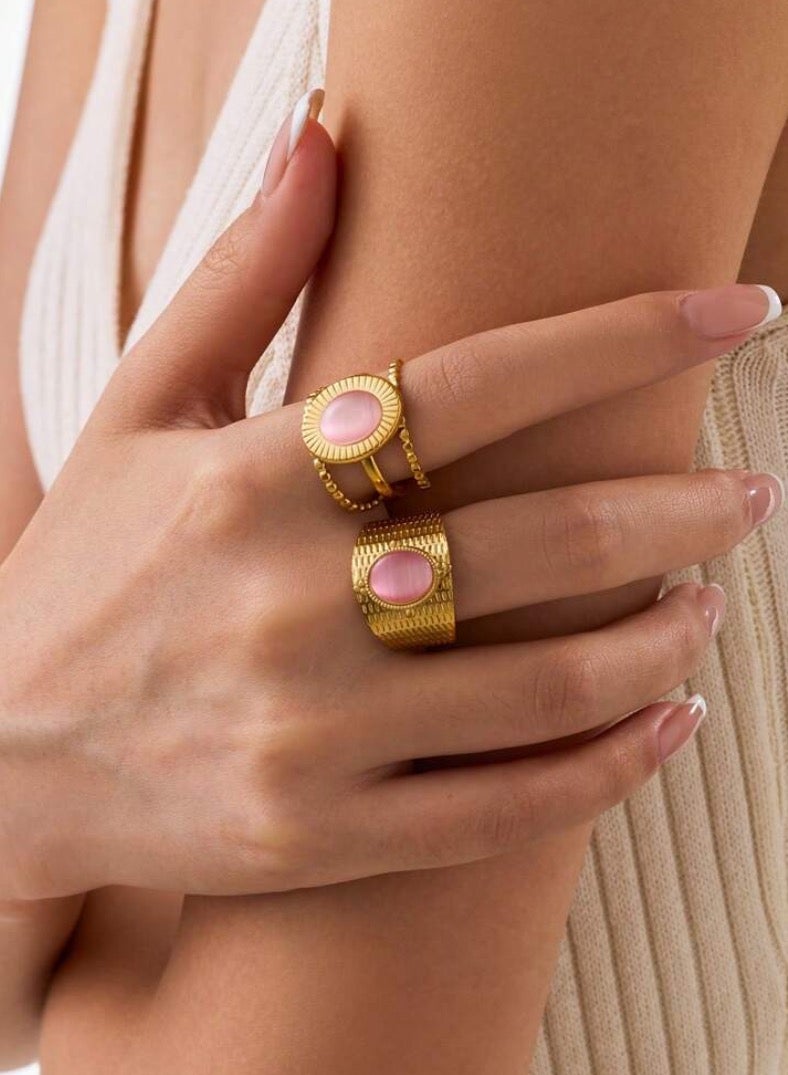 إيكوال طقم خواتم نسائي مكون من قطعتين من الاستانلس ستيل مطلي باللون الذهبي بمقاس موحد - Image 1