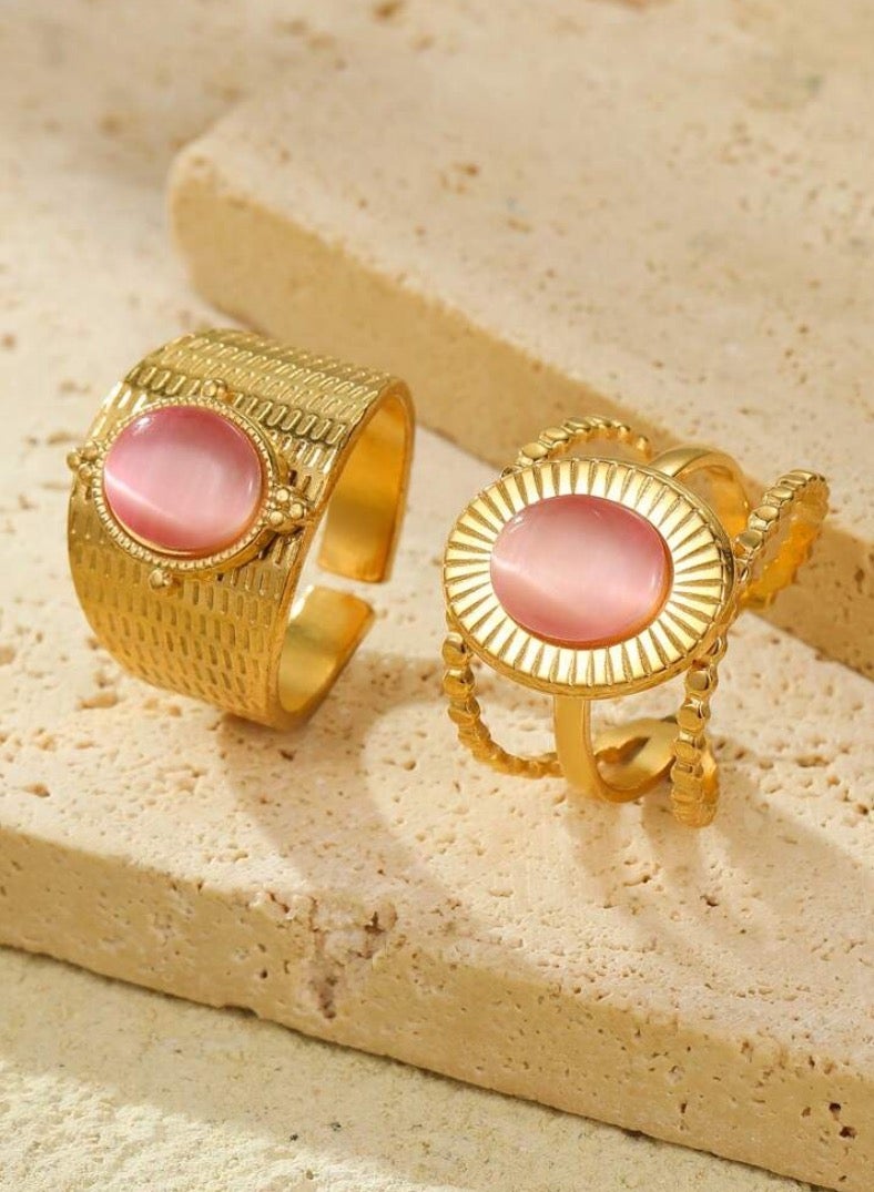 إيكوال طقم خواتم نسائي مكون من قطعتين من الاستانلس ستيل مطلي باللون الذهبي بمقاس موحد - Image 2