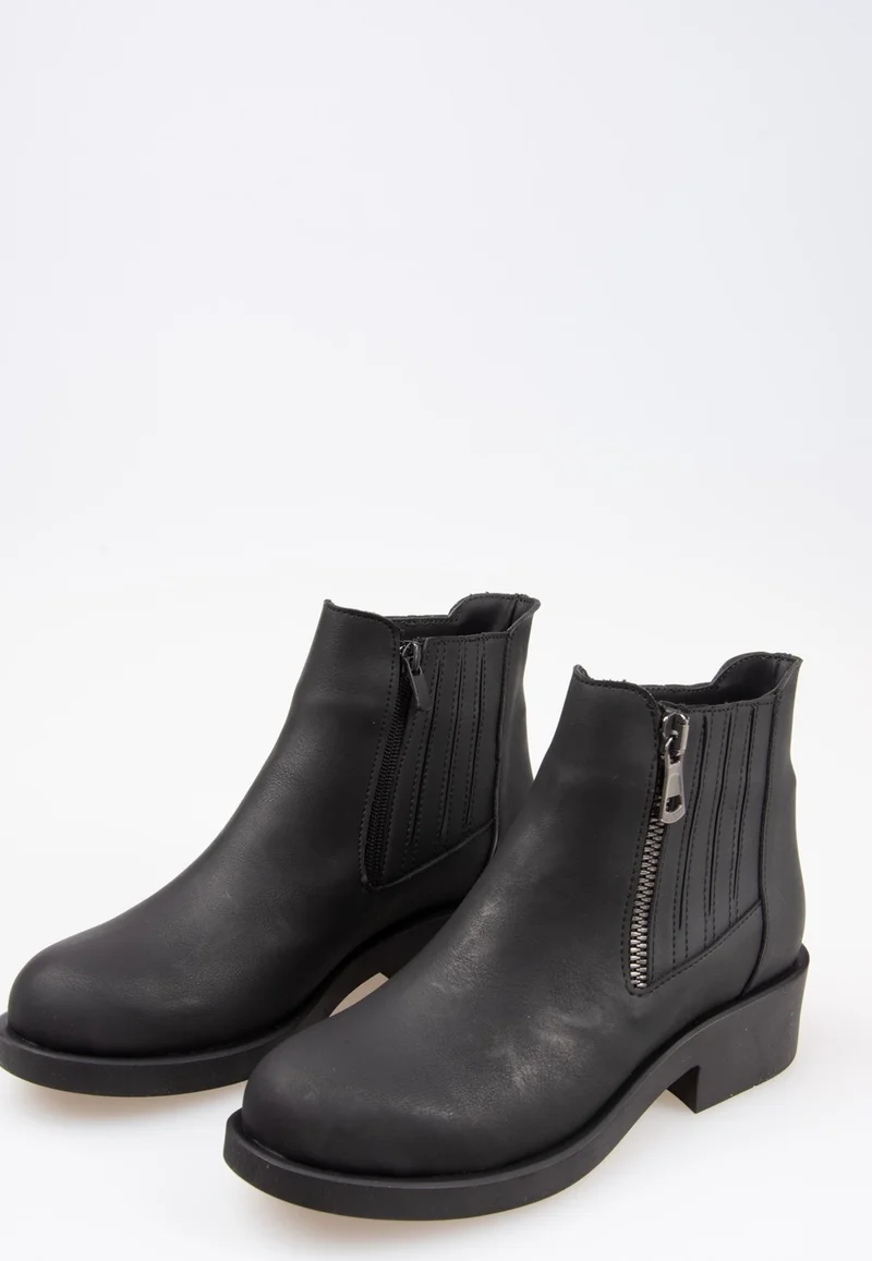 فوكس شوز Black Women's Boots G674120609