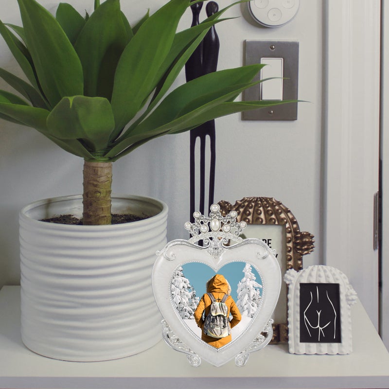 Resin Photo Frame Heart Shaped Photo Holder Desktop Decoration Practical Frame White (6 Inches) - Image 4