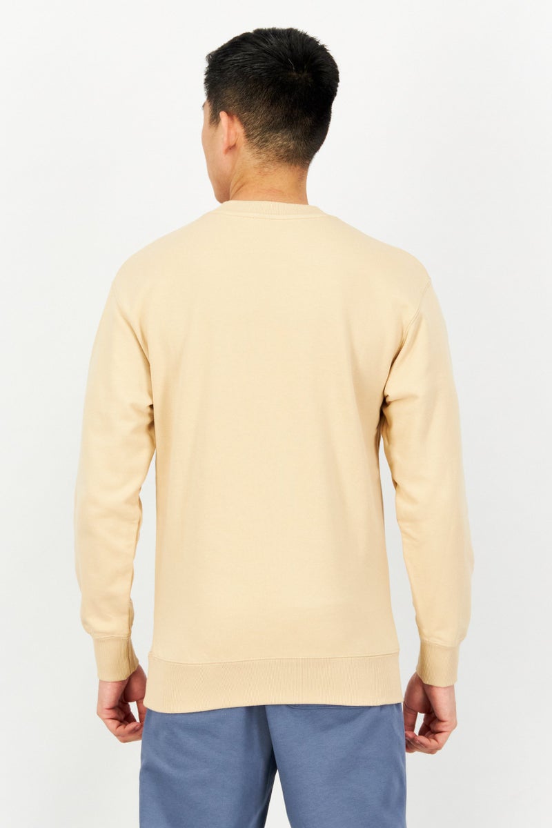 PUMA سويت شيرت تدريب بأكمام طويلة للرجال بتصميم مريح، بيج - Image 2