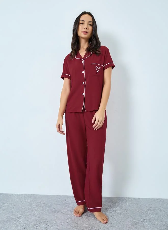 تايك تو طقم بيجاما من بنطال وبلوزة بتفاصيل جيب وقلب