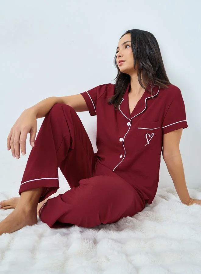 تايك تو طقم بيجاما من بنطال وبلوزة بتفاصيل جيب وقلب