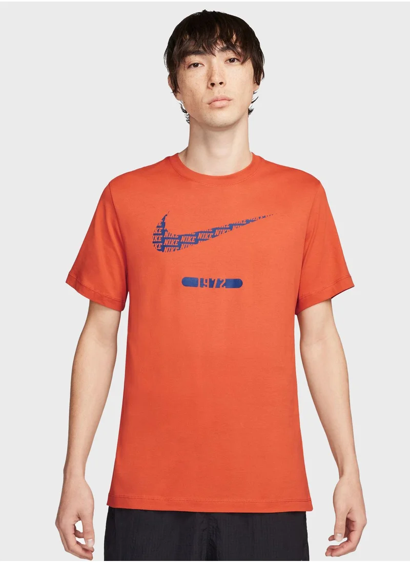 Nike Nsw 6 Mo Swoosh T-Shirt