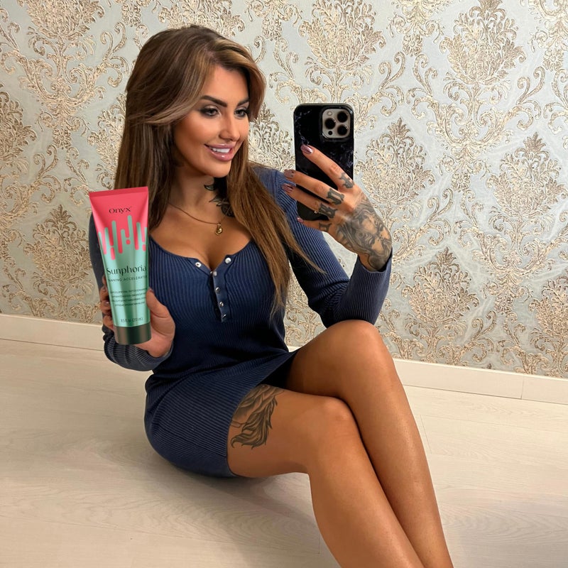 Onyx Sunphoria Tanning Accelerator | Bronzer-Free Tanning Lotion for Indoor & Outdoor | Streak & Stain Free Formula | Extreme Hydration Blend for Moisturizing Nourished Skin - Image 3