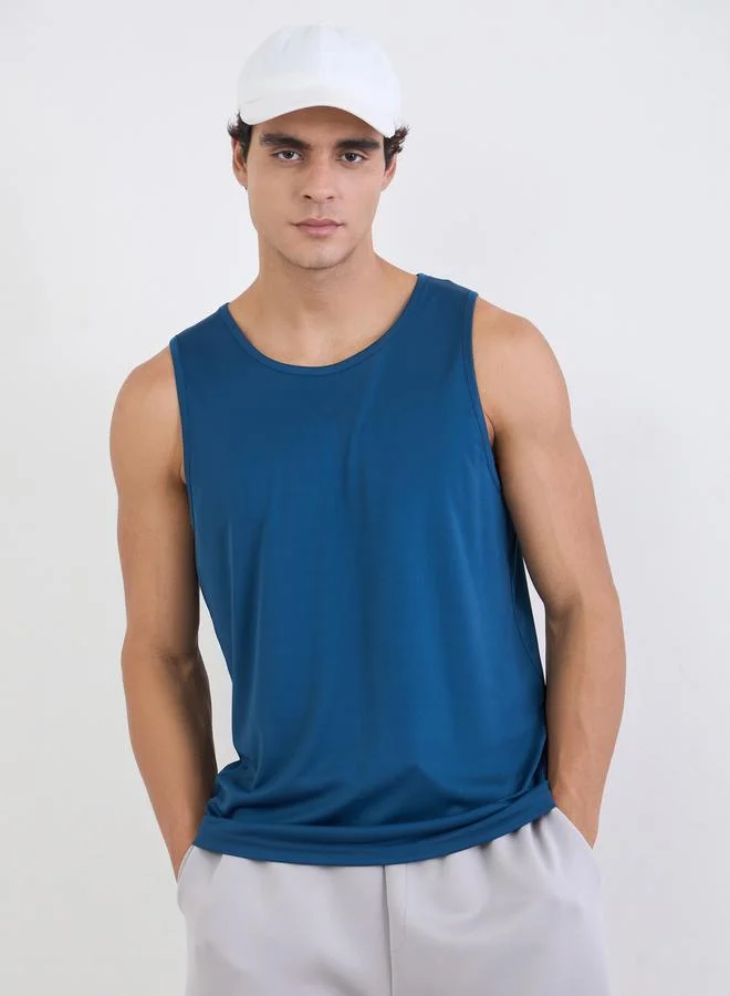 ستايلي تانك رياضي بظهر ريسر وطبعة خلفية