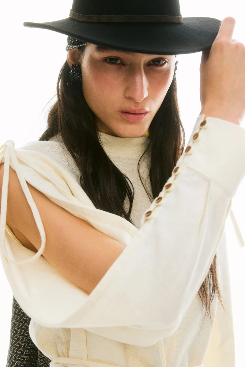 اتش اند ام فستان مصنوع من مزيج الكتان