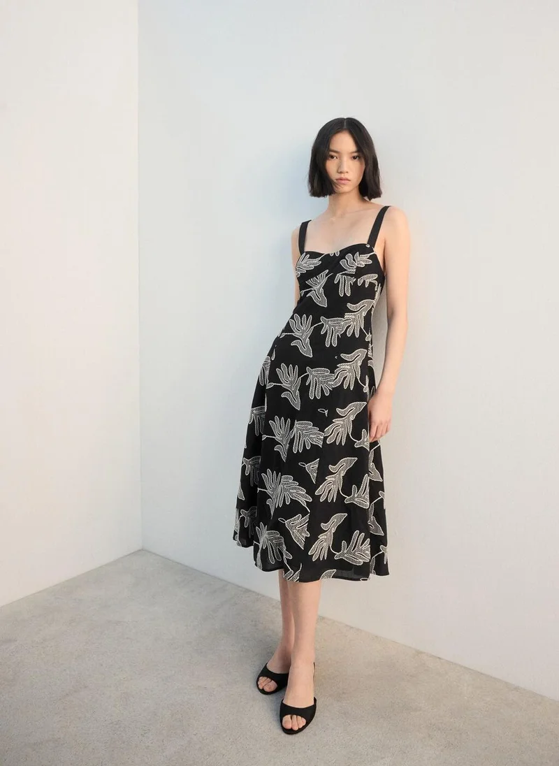 مانجو Floral embroidery dress