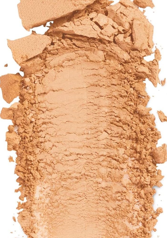 COVERGIRL Advanced Radiance Age-Defying Pressed Powder in Natural Beige - 0.39 oz (11 g) - Image 3