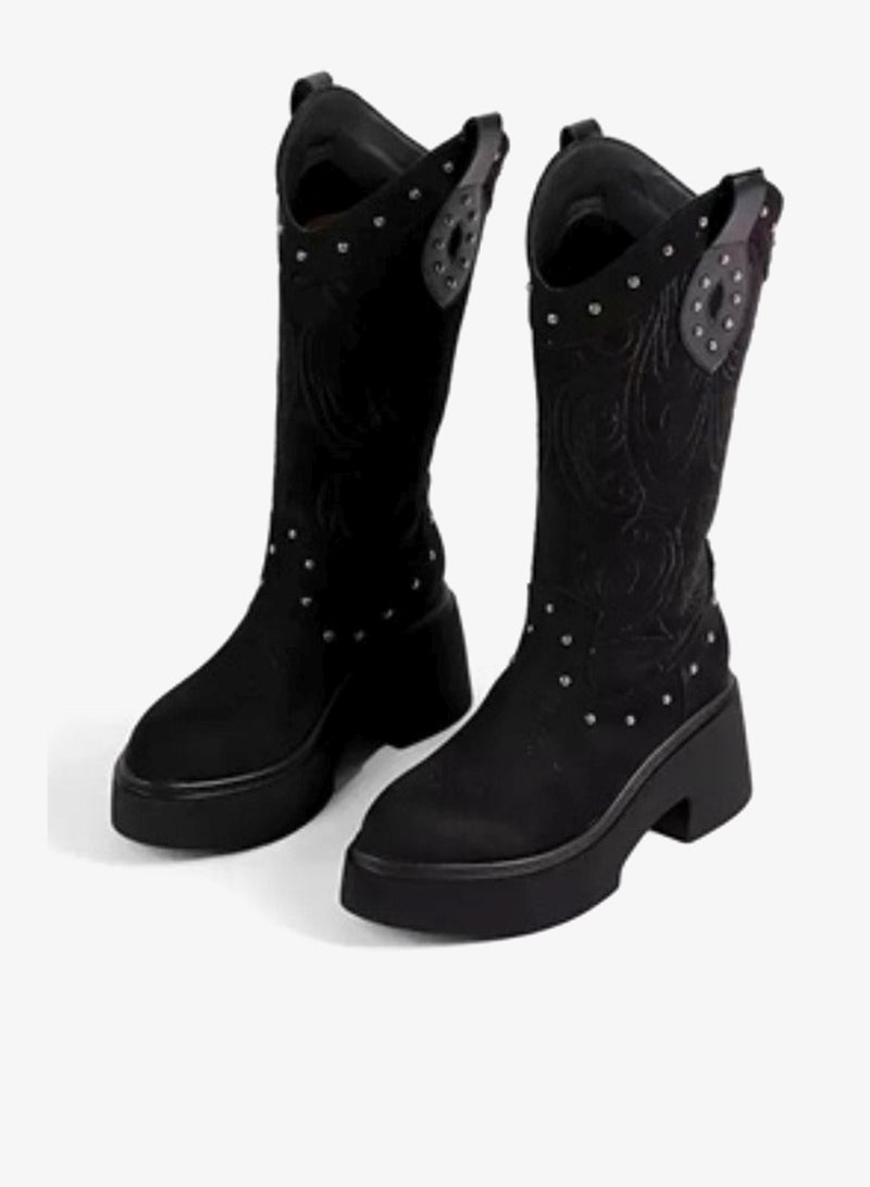 أحذية كاوبوي بكعب مربع