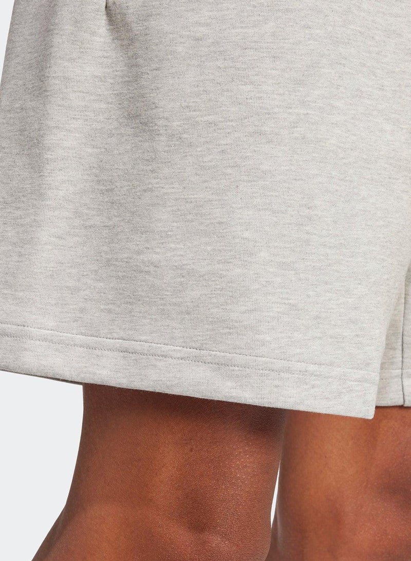 اديداس شورت بشعار أيقونات المستقبل الصغير - Image 4