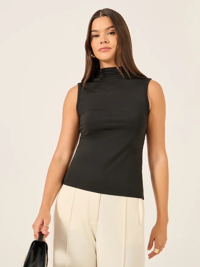 Styli Styli Solid Sleeveless High Neck Top