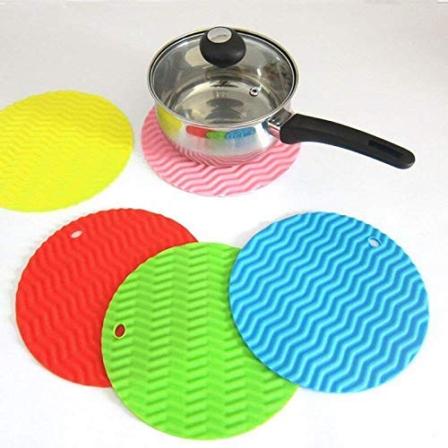 TOPHAVEN TOPHAVEN Round Shape Silica Gel Anti Heat Resistant Pot Holder Anti Slip Resistant Multipurpose Silicon Disc Pads (Set of 2)  - Image 5