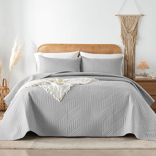 Davulos Queen Quilt Bedding Set,Light Grey Ultrasonic Full/Queen Quilt Set Reversible Microfiber Bedspread,Lightweight Soft Modern Geometric Coverlet Set for All Seasons(1 Quilt,2 Pillow Shams) - Image 1