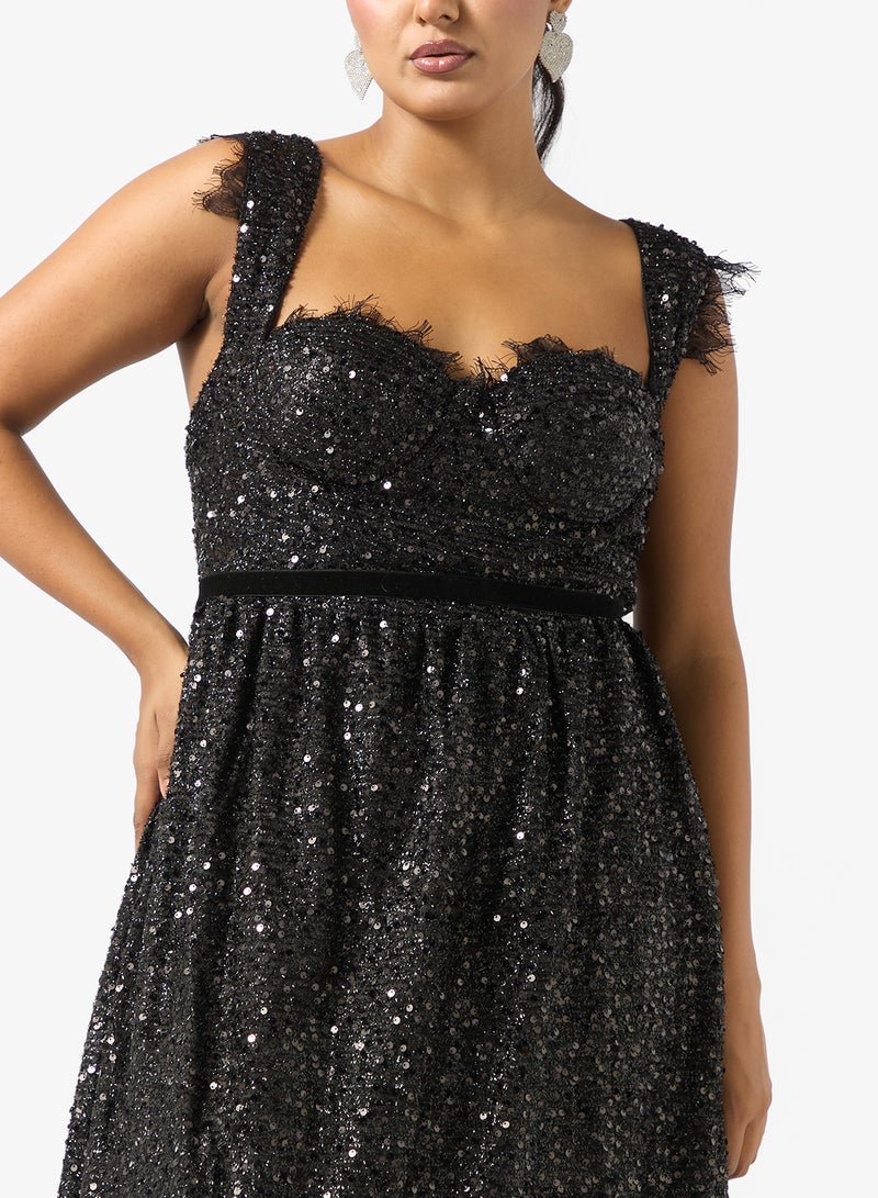 Ella Plus Strappy Lace Dress - Image 3