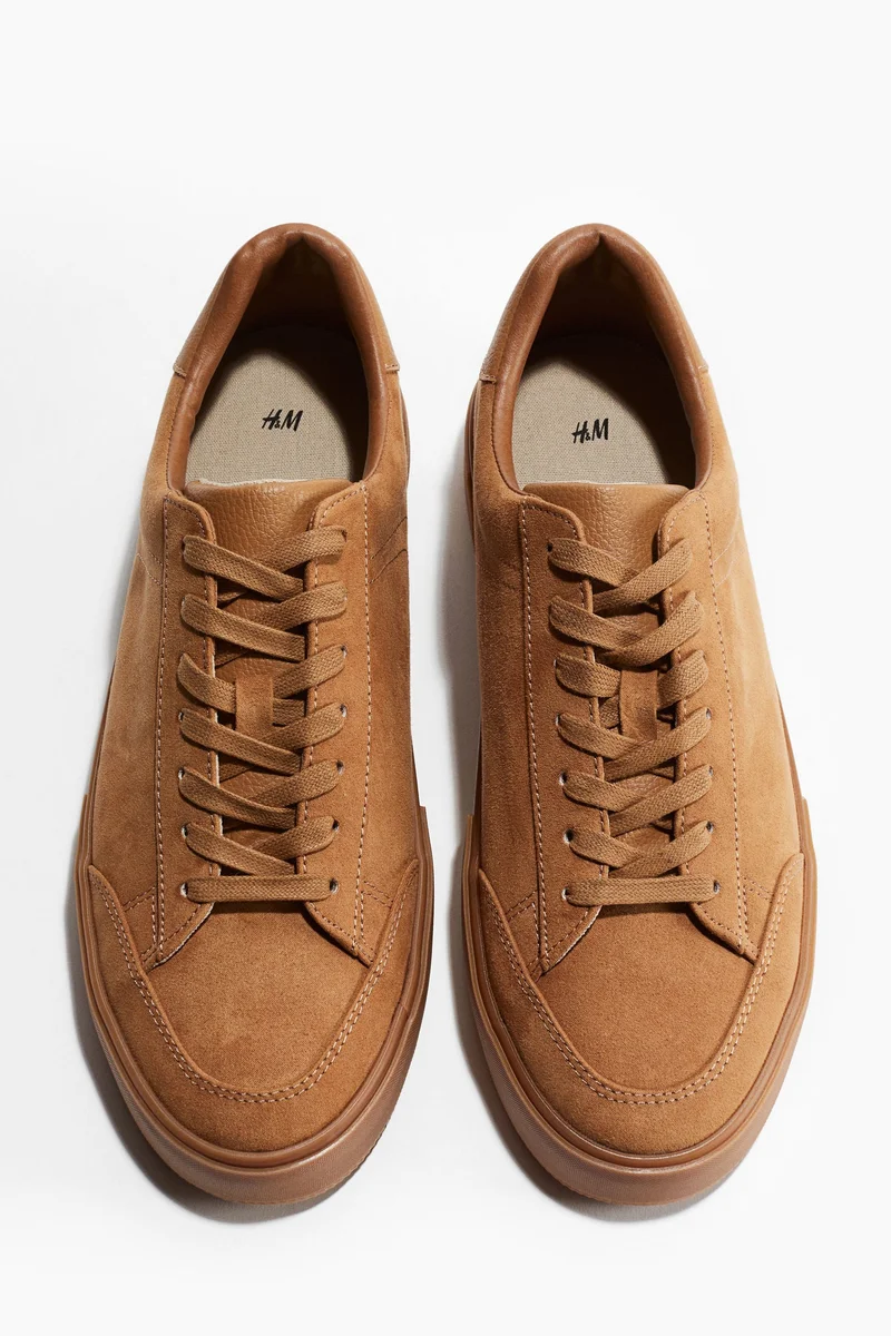 اتش اند ام حذاء رياضي