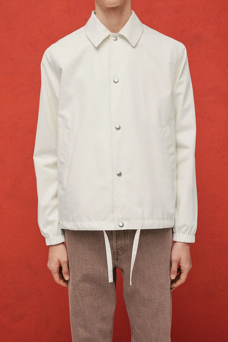 اتش اند ام جاكيت كوتش من الكانفاس بقصة عادية