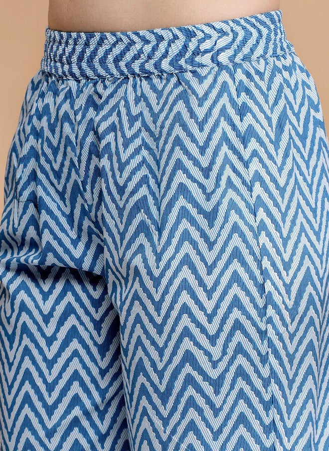 LARGISH Floral Printed Notch Neck Cotton Box Pleated A-Line Kurta With Trousers - Image 3