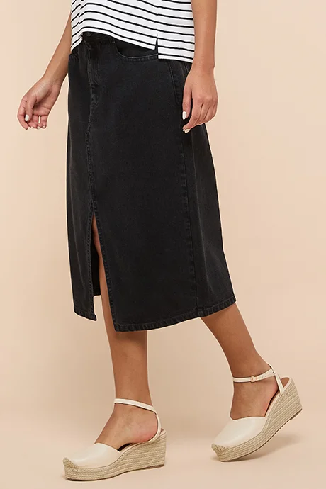 أر أند بي Washed Denim Skirt with Button Closure