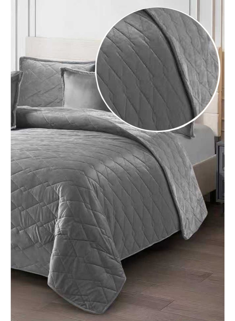 ميرال مفرش شتوي نفر ونص مخمل مضغوط سادة بوجه فرو – طقم 4 قطع (لحاف 160×210 + شرشف مغاط 120×200 + غطاء مخدة 45×70 + مخدة ديكورية 45×45) - Image 2