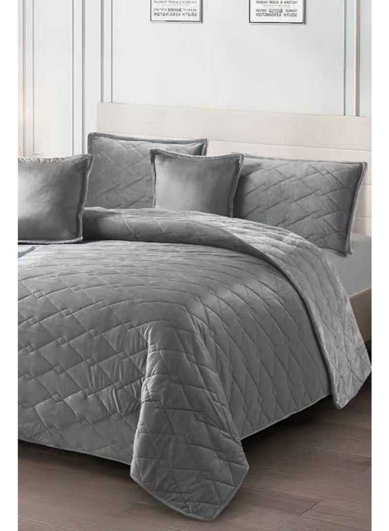 ميرال مفرش شتوي نفر ونص مخمل مضغوط سادة بوجه فرو – طقم 4 قطع (لحاف 160×210 + شرشف مغاط 120×200 + غطاء مخدة 45×70 + مخدة ديكورية 45×45) - Image 3