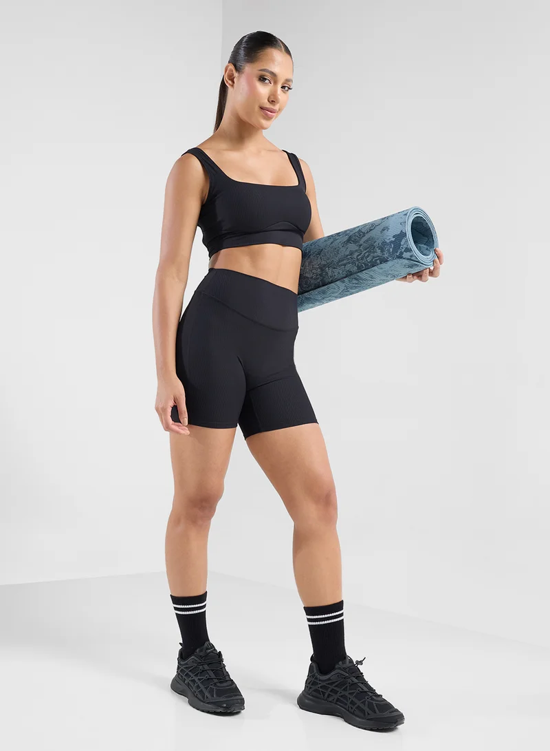 FRWD Seamless Back Cutout Detail Sports Bra