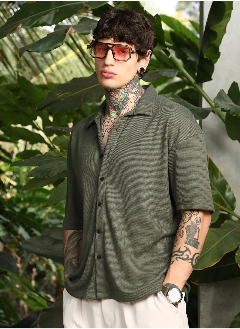 كامبوس سوترا Men's Seaweed Green Waffle-Knit Shirt For Casual Wear | Spread Collar | Short Cuffed Sleeves | Button Closure | Oversized Shirt Crafted With Comfort Fit For Everyday Wear