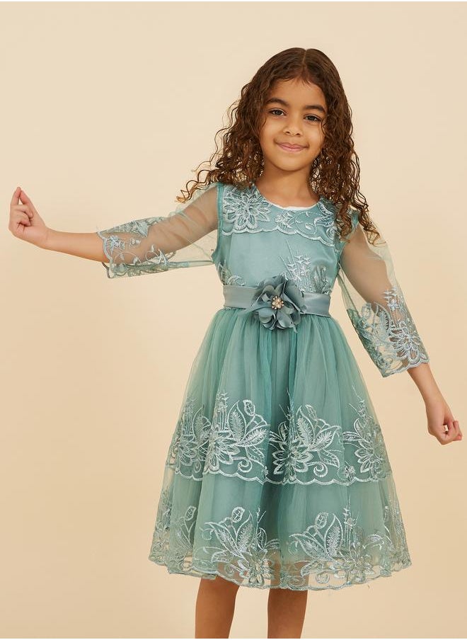 Styli Lace Insert Flower Corsage Round Neck Dress  - Image 2