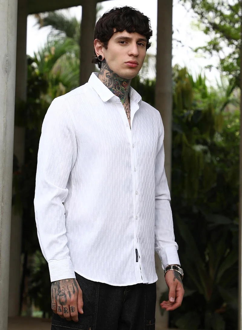 Campus Sutra Campus Sutra Men's Chalk White Ruche-Tactile Shirt For Casual Wear | Spread Collar | Long Cuffed Sleeves | Button Closure | Shirt Crafted With Comfort Fit For Everyday Wear