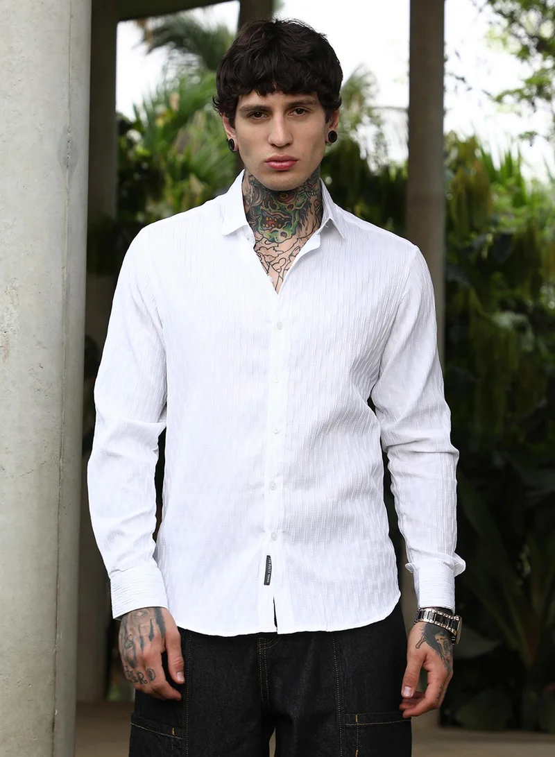 Campus Sutra Campus Sutra Men's Chalk White Ruche-Tactile Shirt For Casual Wear | Spread Collar | Long Cuffed Sleeves | Button Closure | Shirt Crafted With Comfort Fit For Everyday Wear