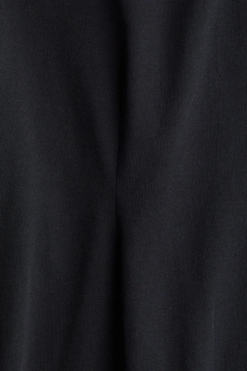 اتش اند ام فستان بقصّة تي-شيرت من تشكيلة ماما